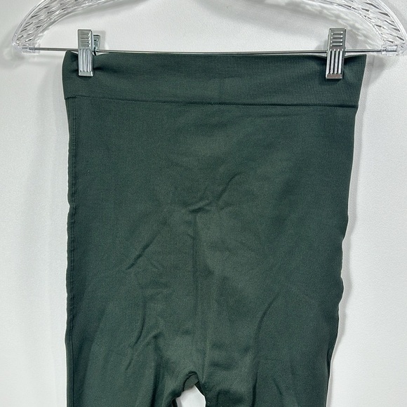 Blanqi Everyday green maternity/postpartum crop leggings size medium - Picture 5 of 6